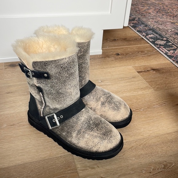 UGG Dylan ,Classic Short Dylan - Picture 1 of 8